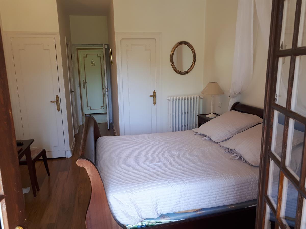 Auberge de L'Étang Bleu Vieux-Mareuil Esterno foto