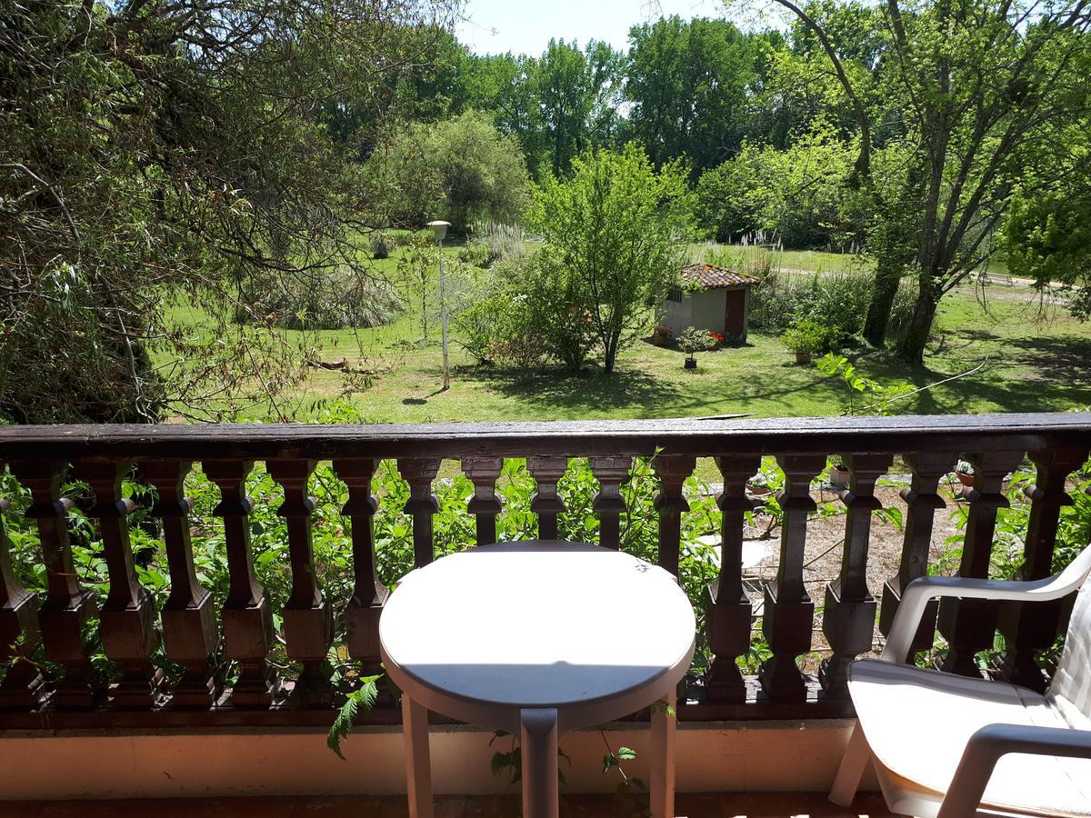 Auberge de L'Étang Bleu Vieux-Mareuil Esterno foto